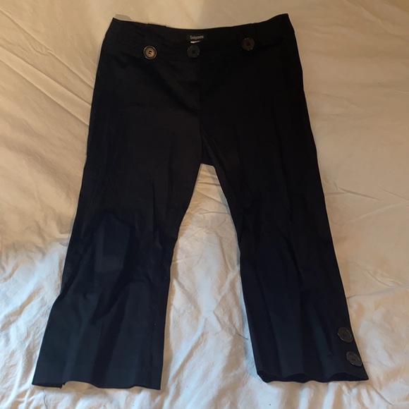 NWOT capris with a button design on them! - Picture 6 of 6